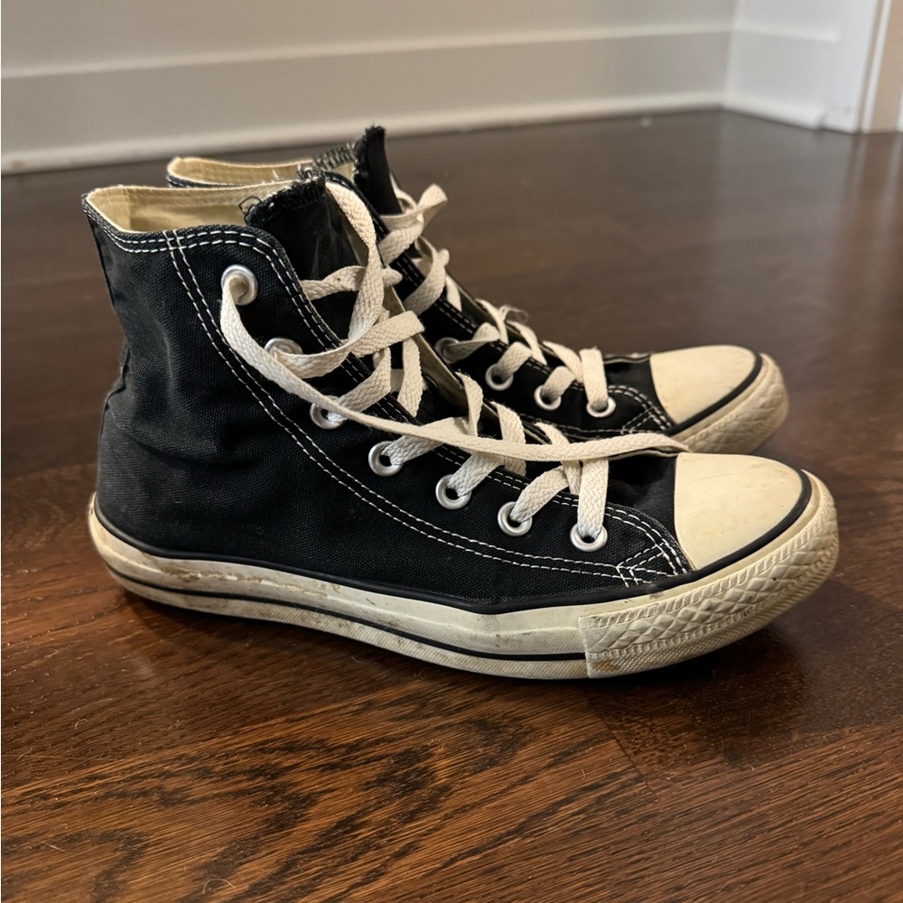 Black High-Top Converse Women 8/Men 6